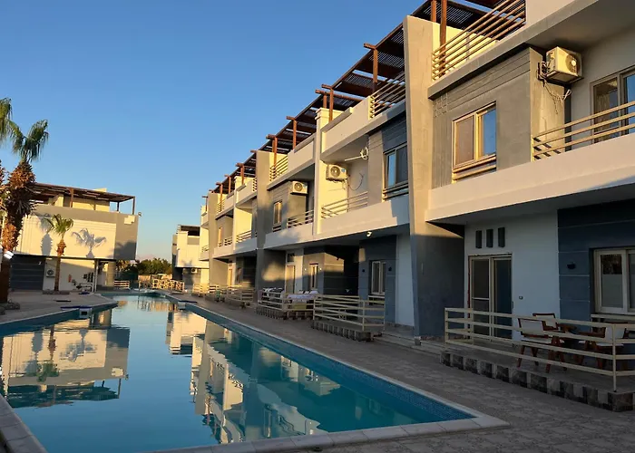 Mirage Bay And Aqua Park Villa's