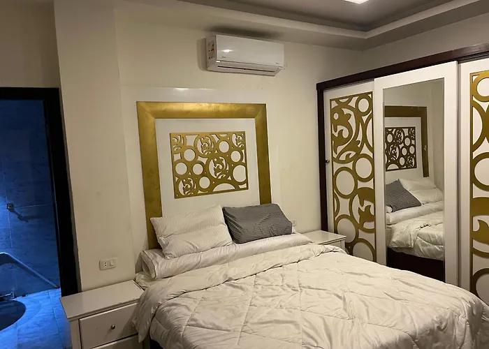 Mirage Bay And Aqua Park Villa's *